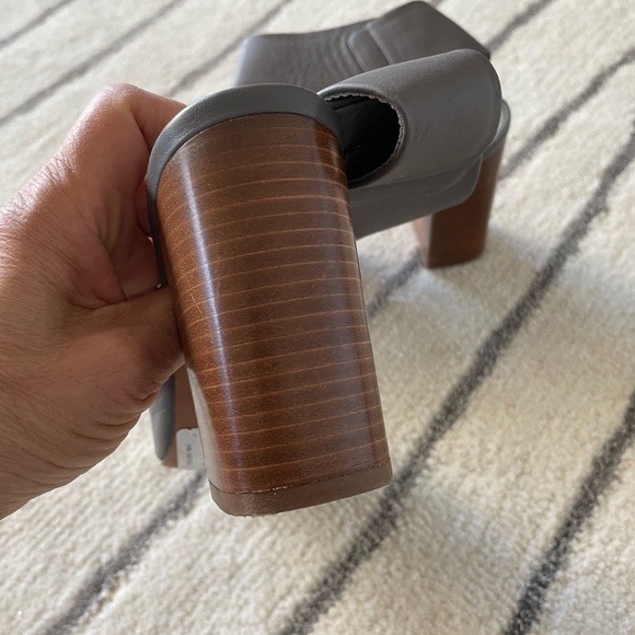 - Vince open toe heels - Picture 3 of 4